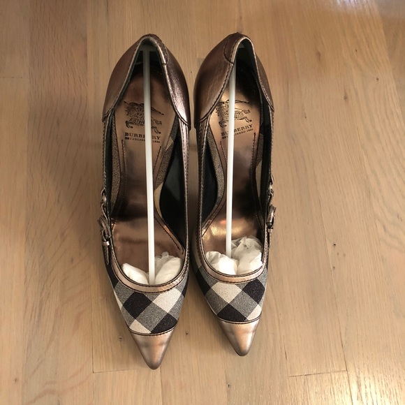 Burberry Heels - Picture 6 of 8